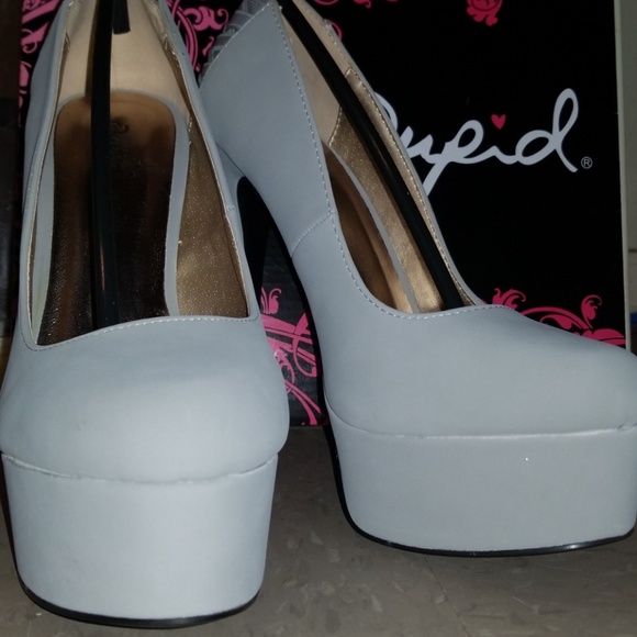 Gray Platform Pumps - Picture 2 of 5